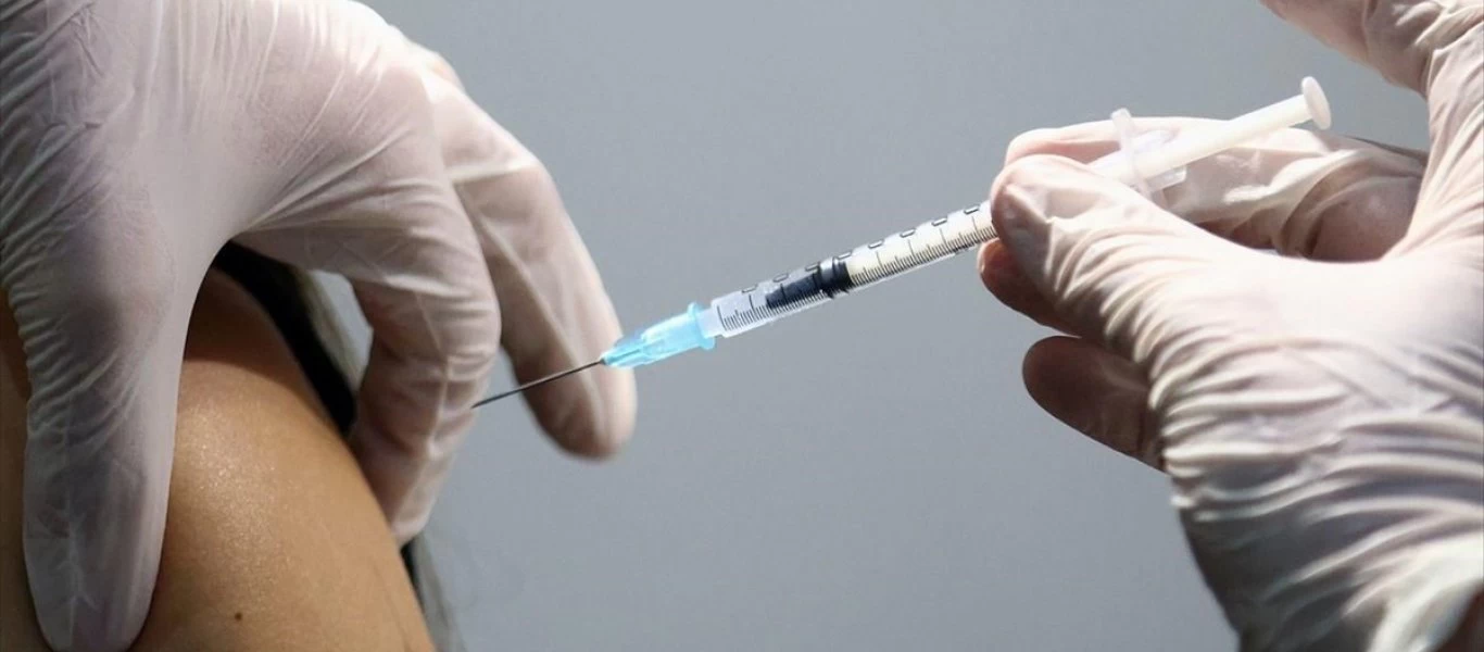 Έρευνα - ΗΠΑ: Το 20% των Αμερικανών πιστεύουν ότι τα εμβόλια έχουν μικροτσίπ που ελέγχει η κυβέρνηση!